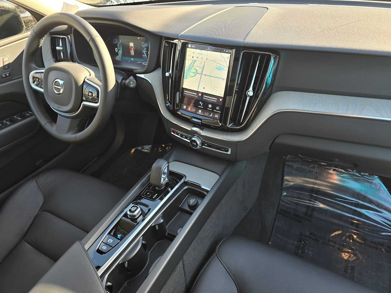 2025 Volvo XC60 Plus