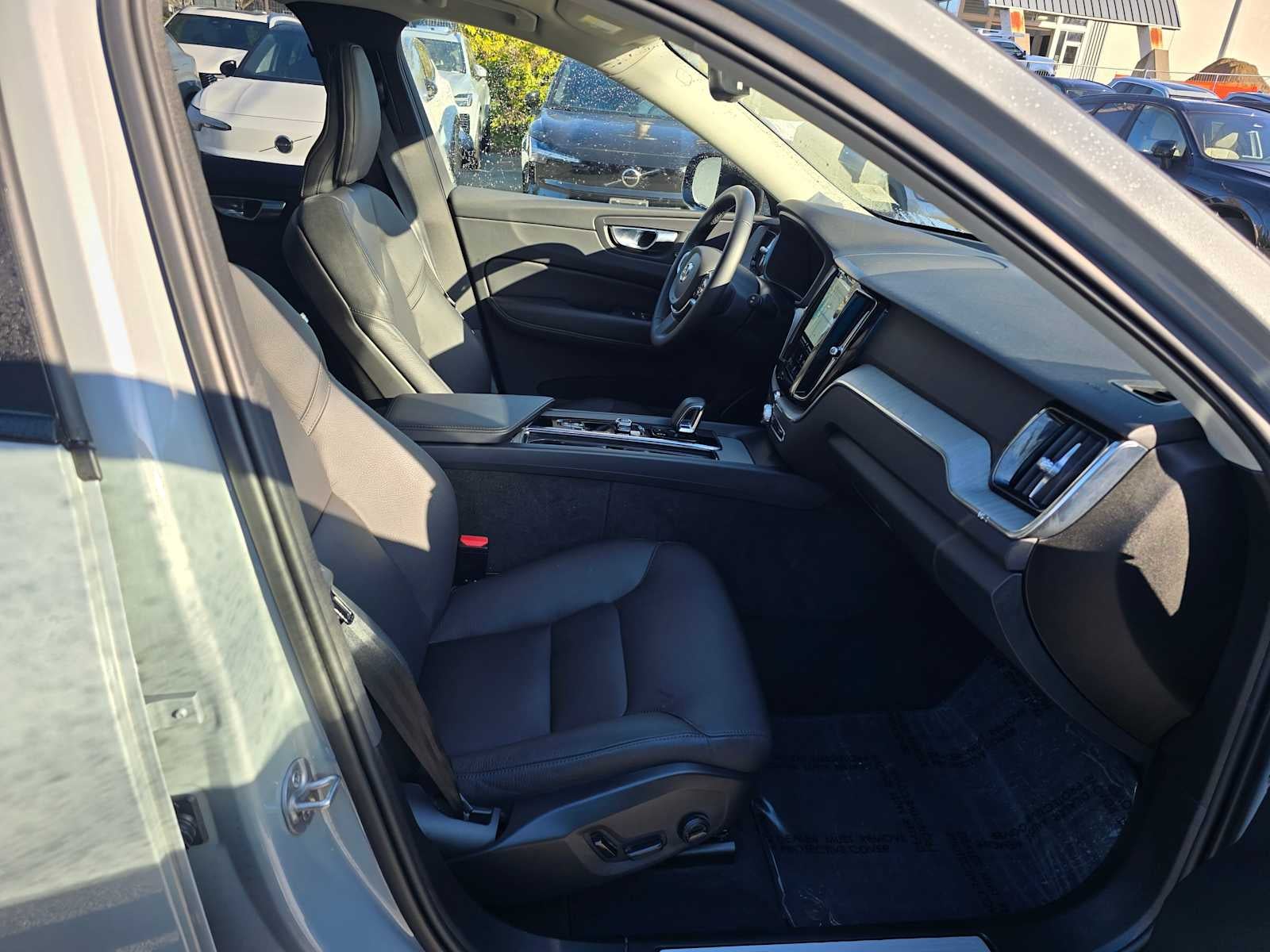 2025 Volvo XC60 Plus