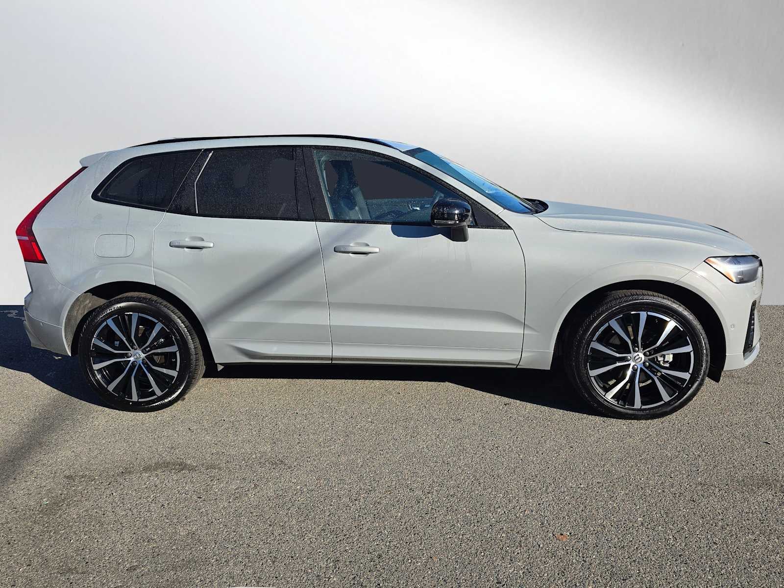 2025 Volvo XC60 Plus
