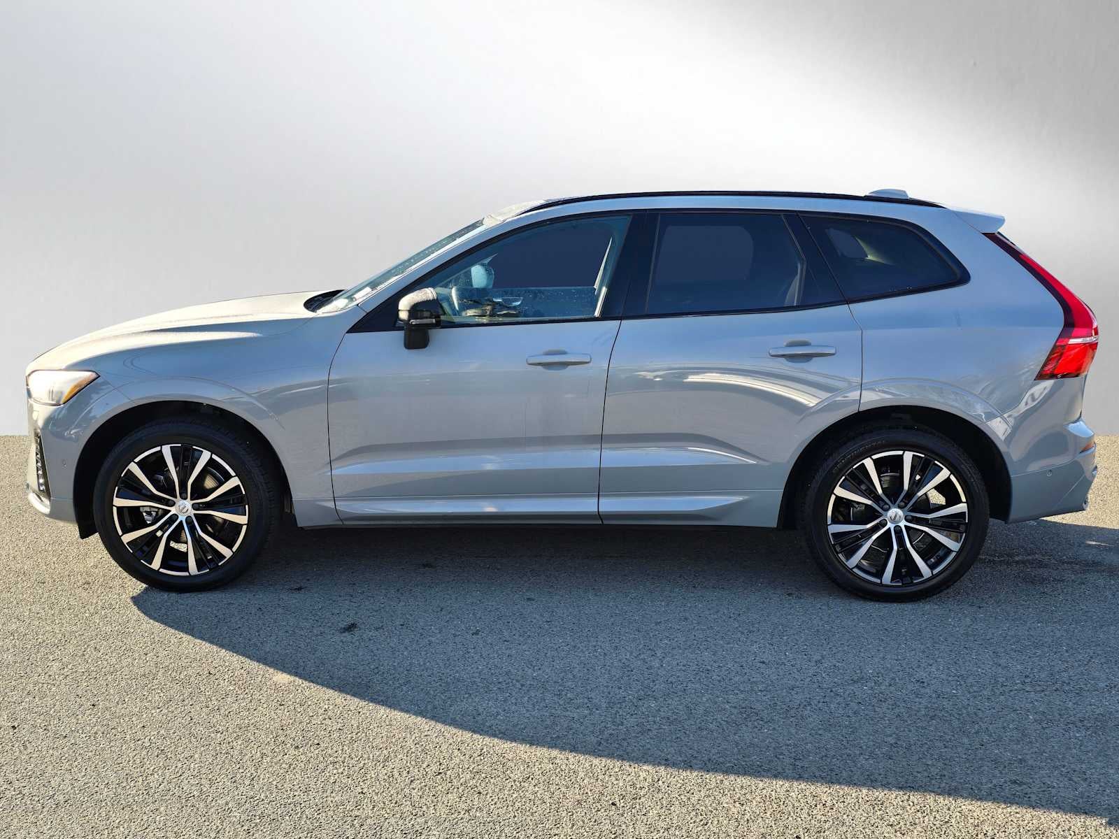 2025 Volvo XC60 Plus