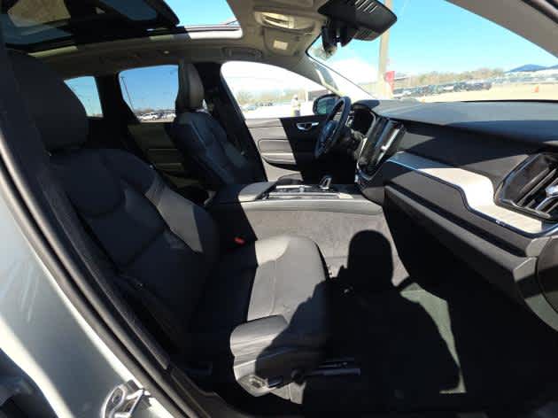 2025 Volvo XC60 Plus