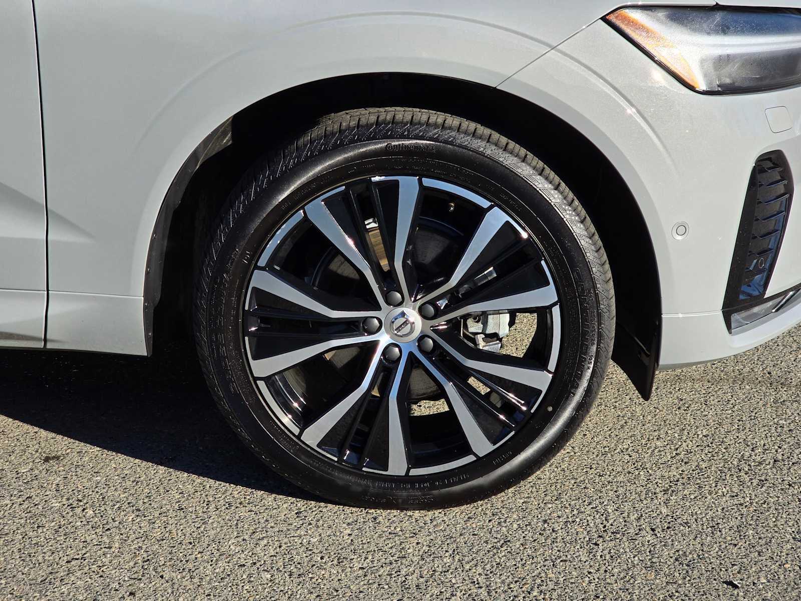 2025 Volvo XC60 Plus