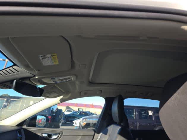 2025 Volvo XC60 Plus