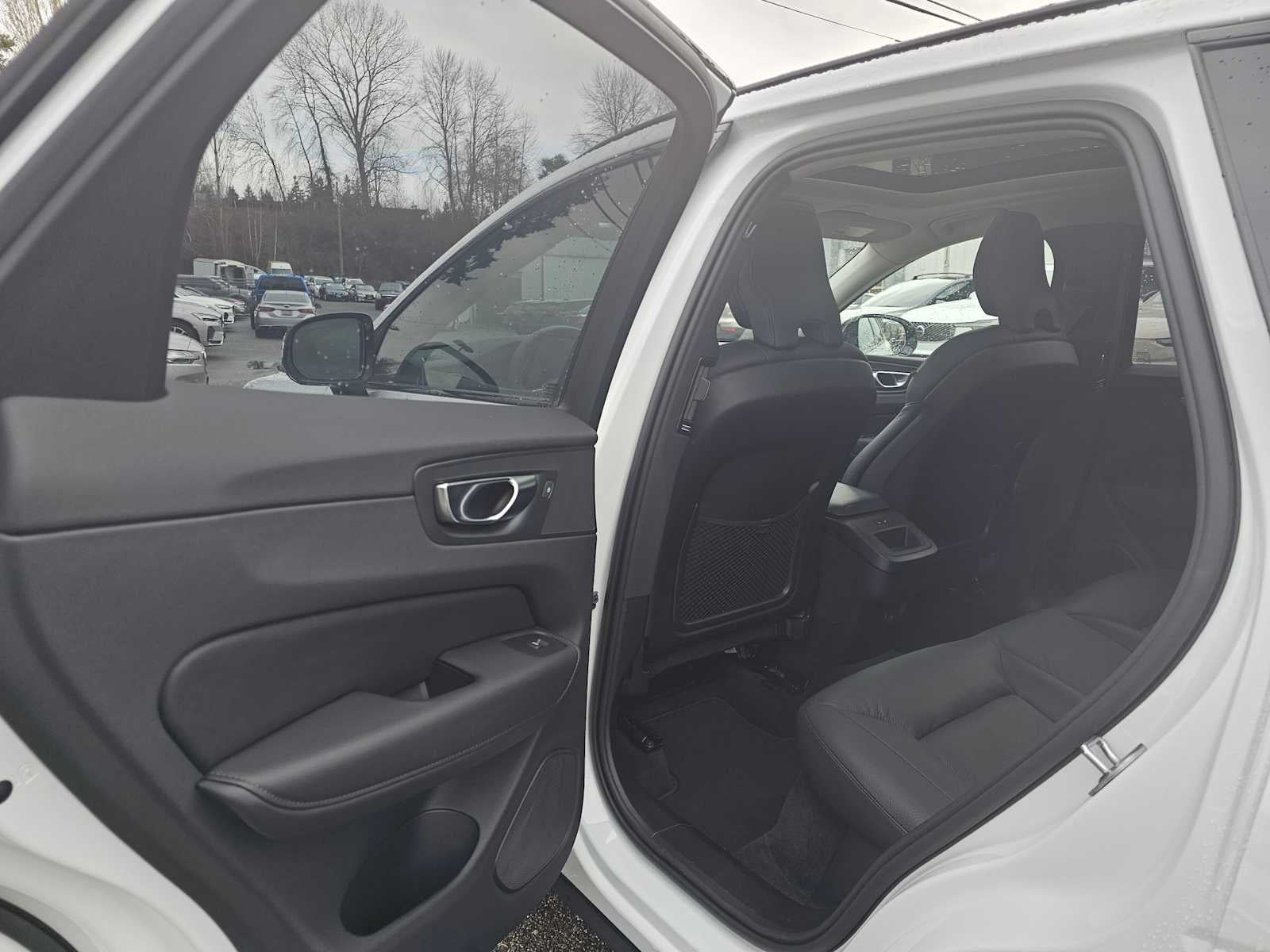 2025 Volvo XC60 Plus