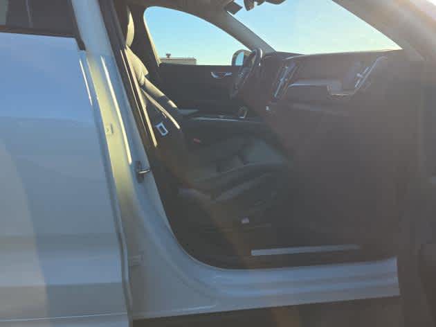 2025 Volvo XC60 Plus