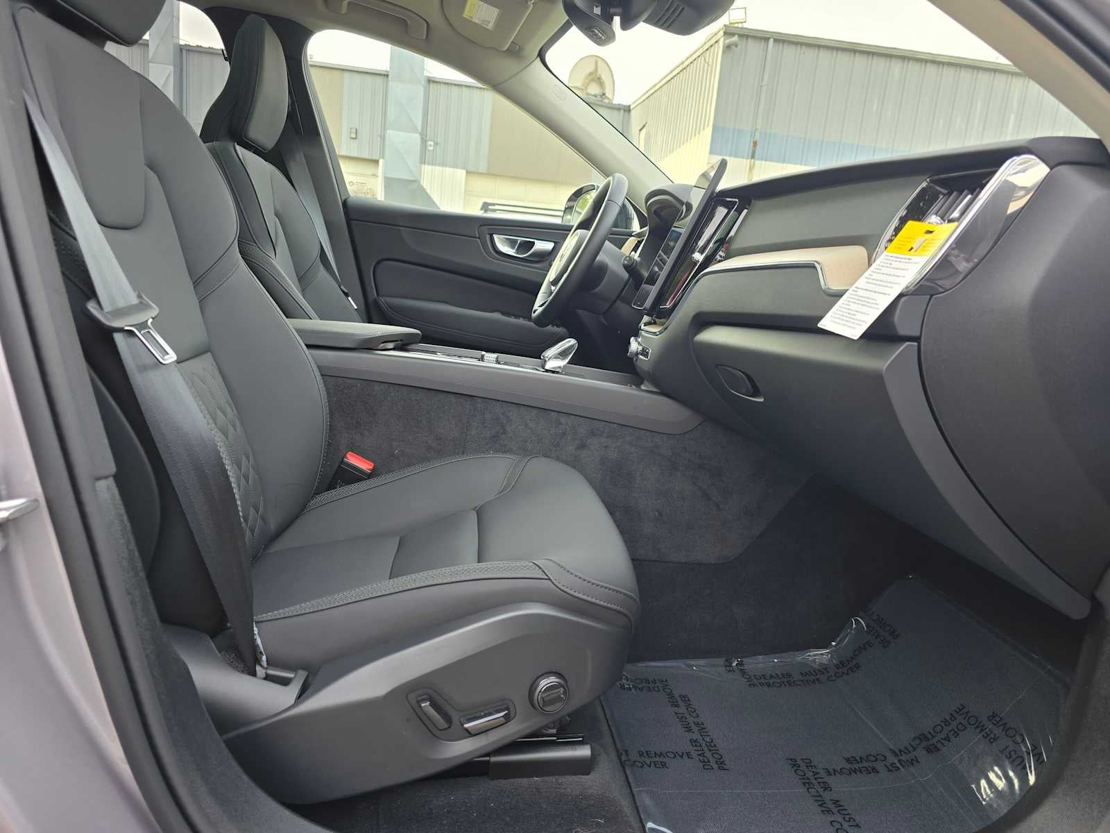 2026 Volvo XC60 Plus
