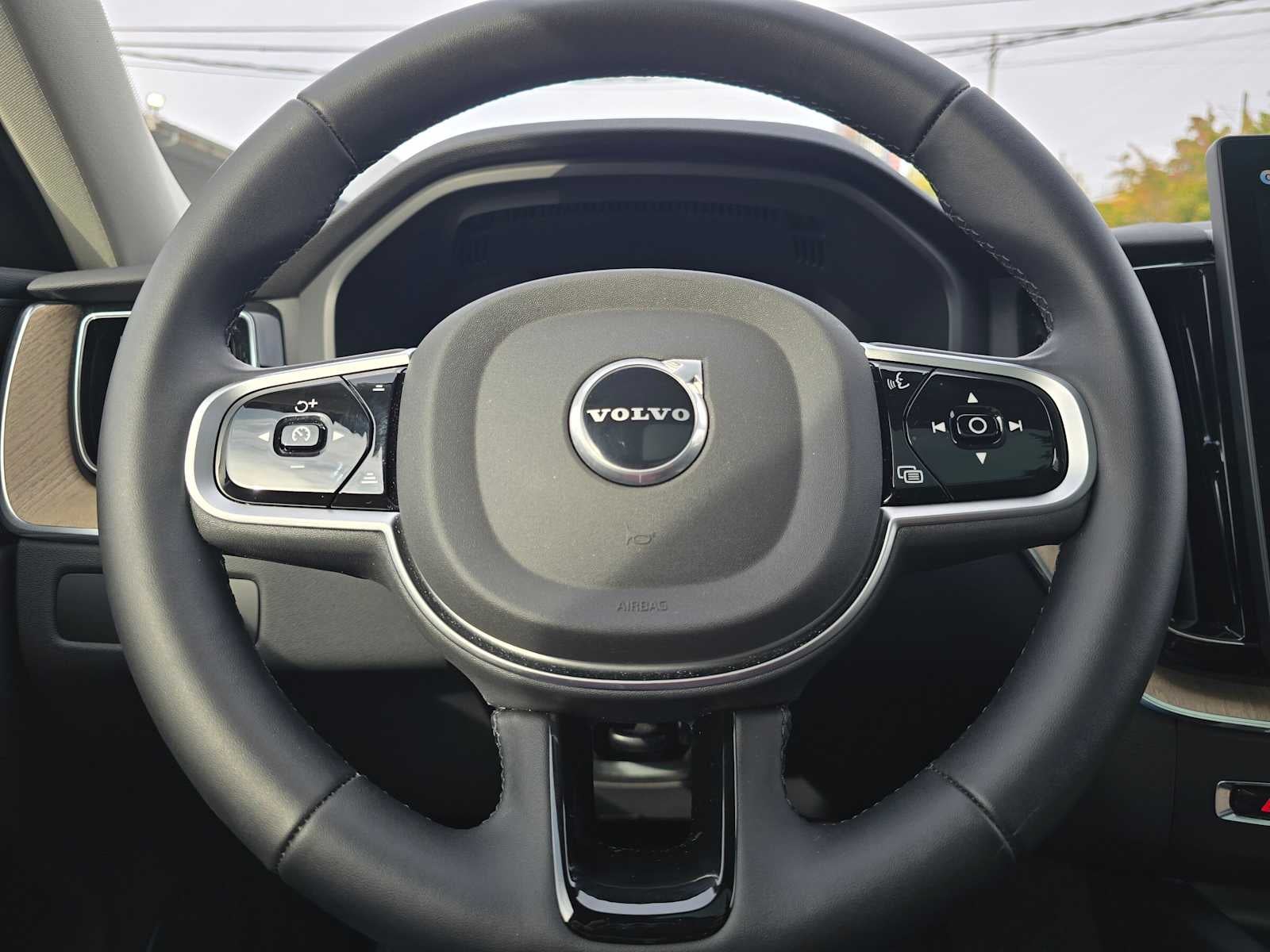 2026 Volvo XC60 Plus
