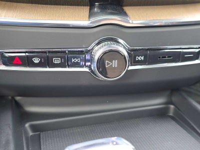2026 Volvo XC60 Plus