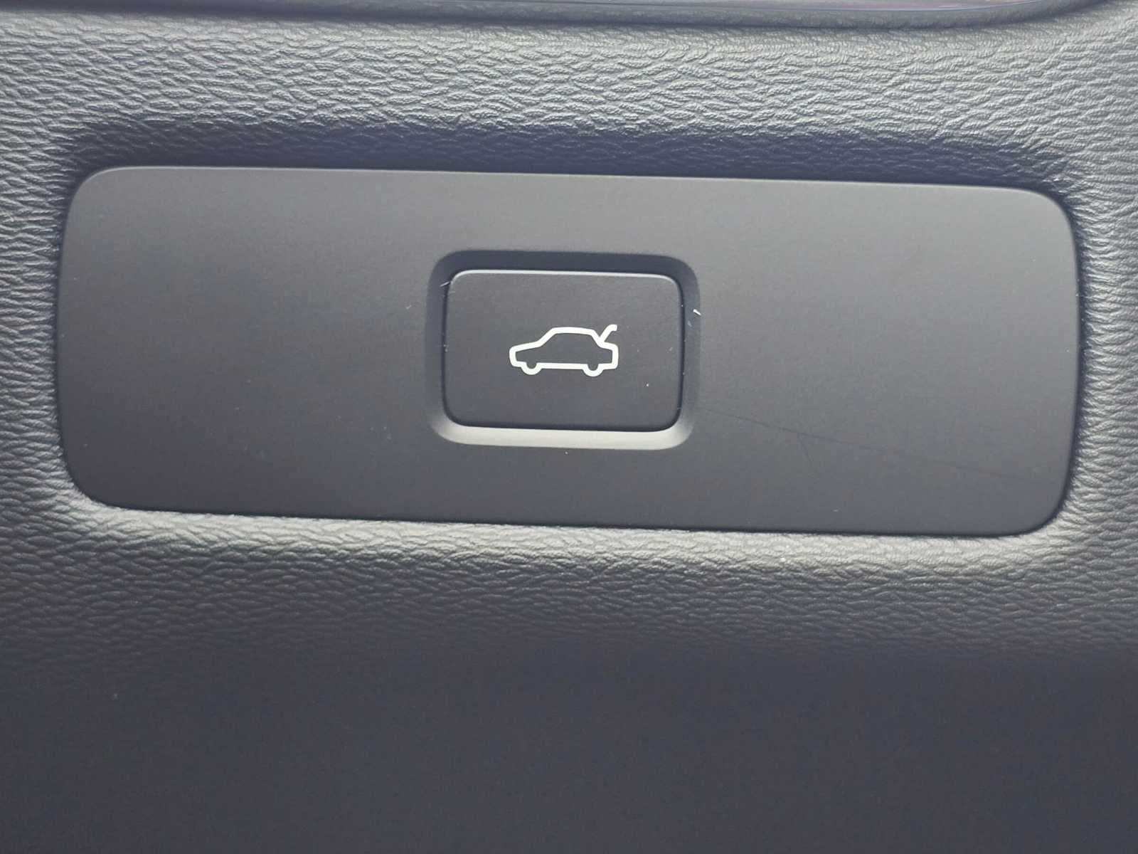 2026 Volvo XC60 Plus