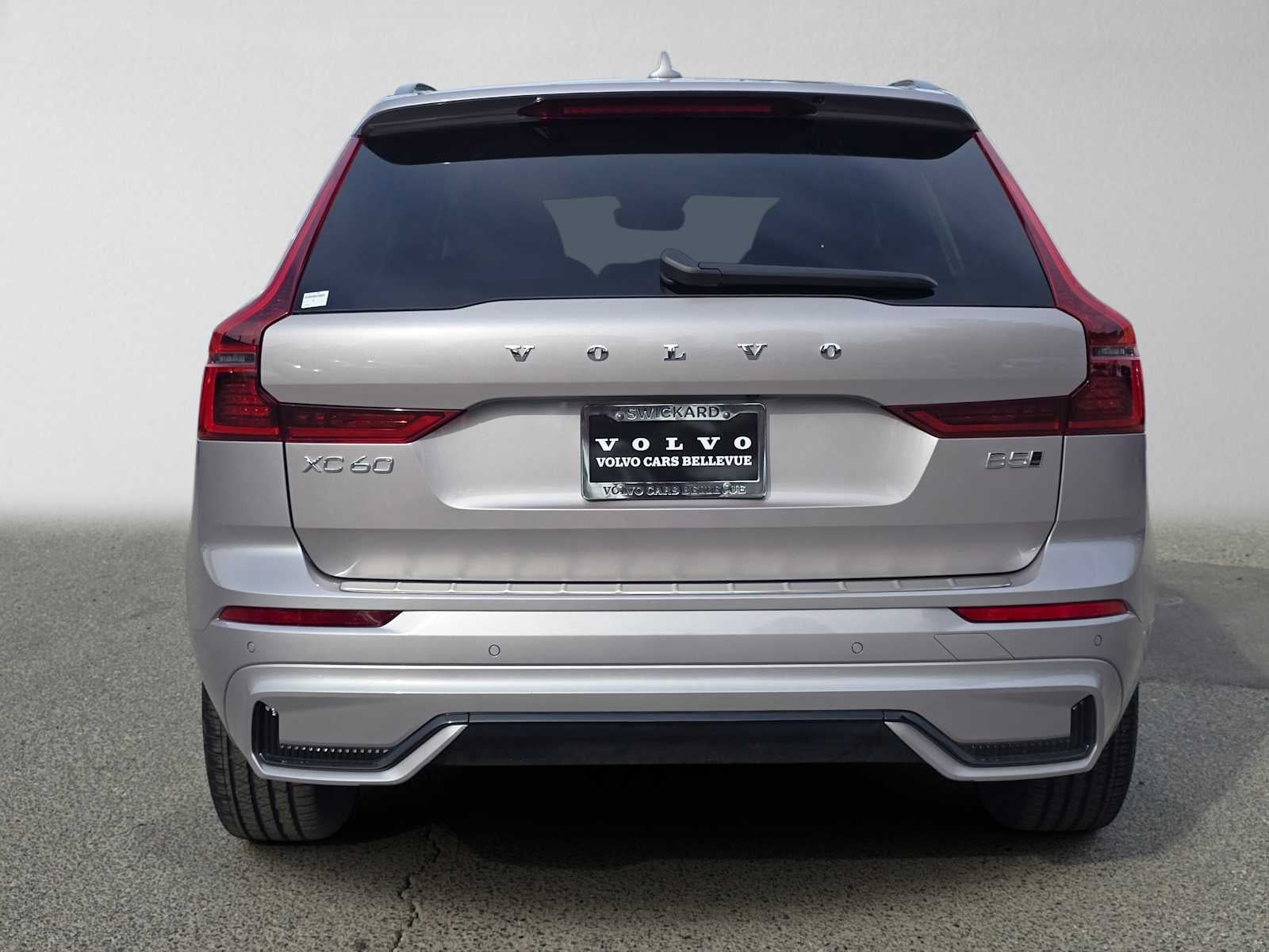2026 Volvo XC60 Plus