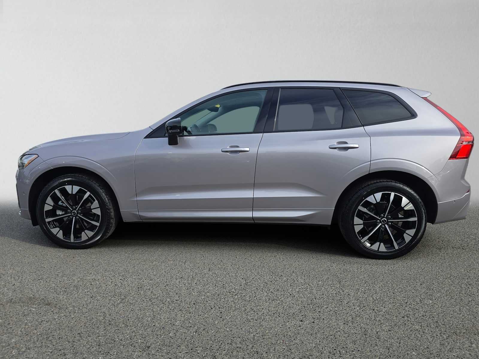 2026 Volvo XC60 Plus