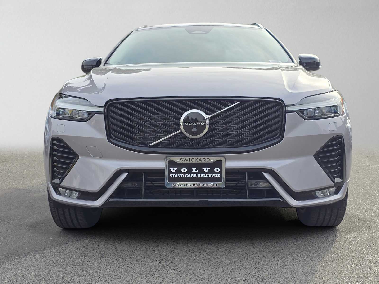 2026 Volvo XC60 Plus