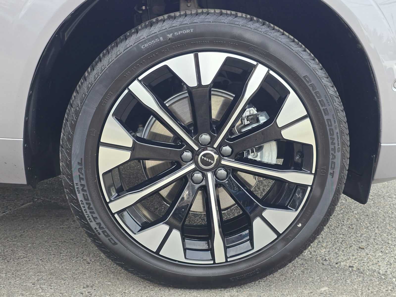 2026 Volvo XC60 Plus