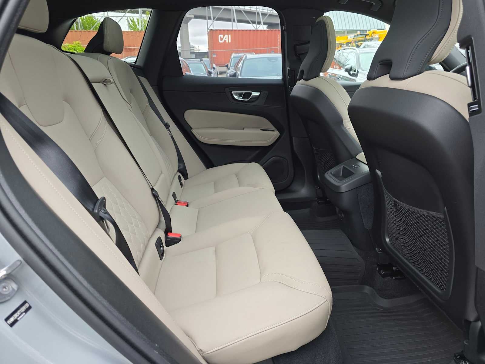 2026 Volvo XC60 Plus