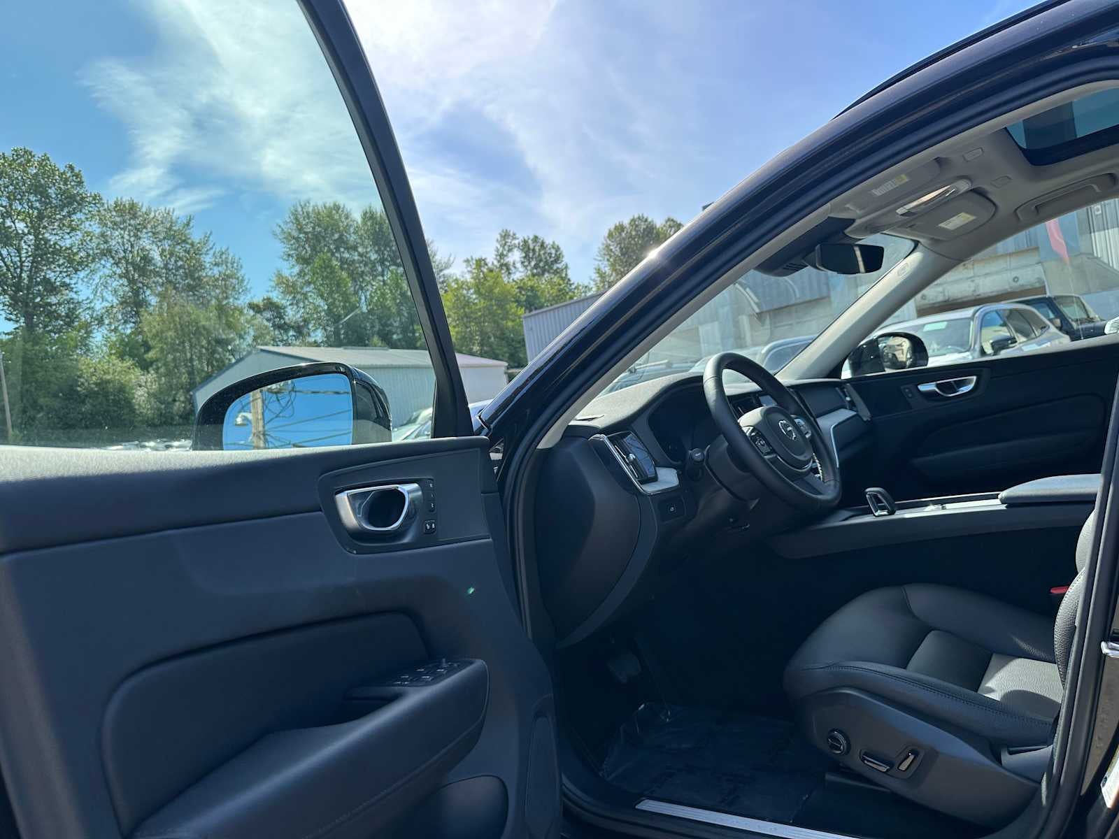 2025 Volvo XC60 Plus