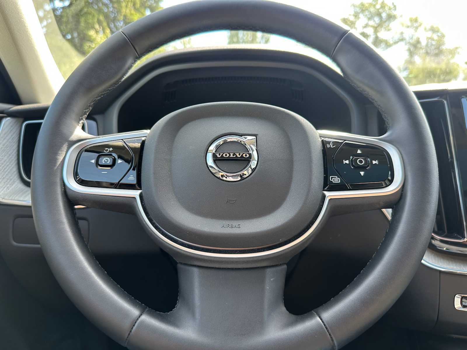 2025 Volvo XC60 Plus