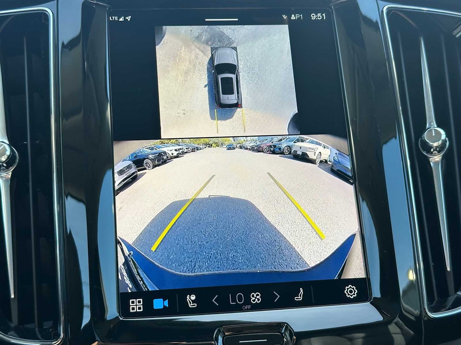 2025 Volvo XC60 Plus