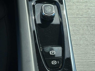 2025 Volvo XC60 Plus