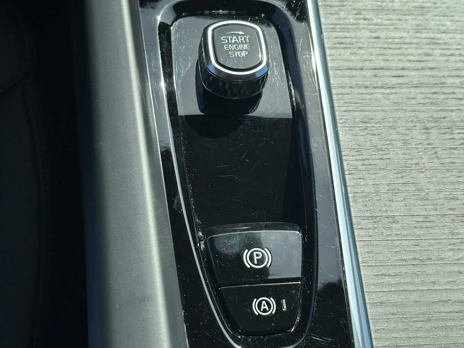 2025 Volvo XC60 Plus