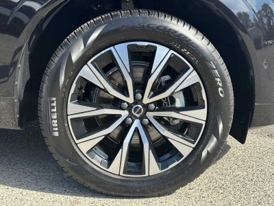 2025 Volvo XC60 Plus