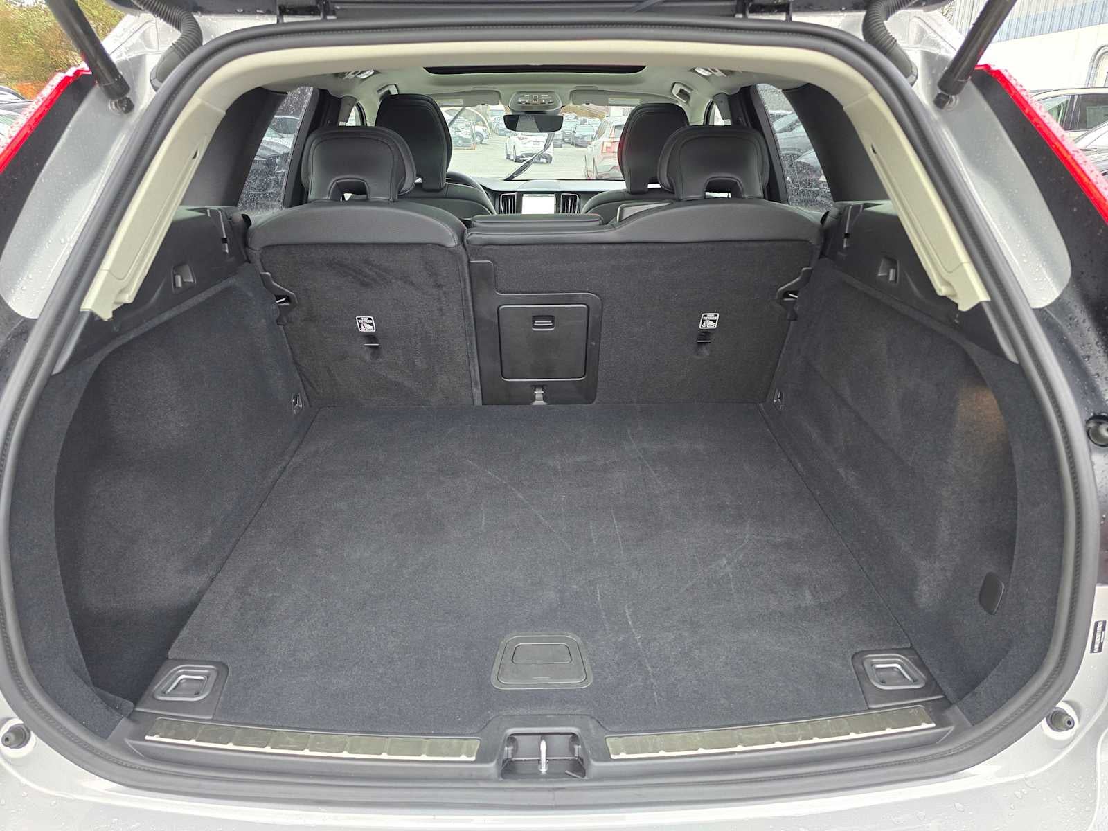 2025 Volvo XC60 Plus