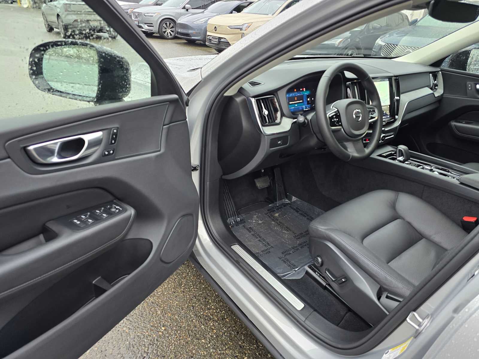 2025 Volvo XC60 Plus