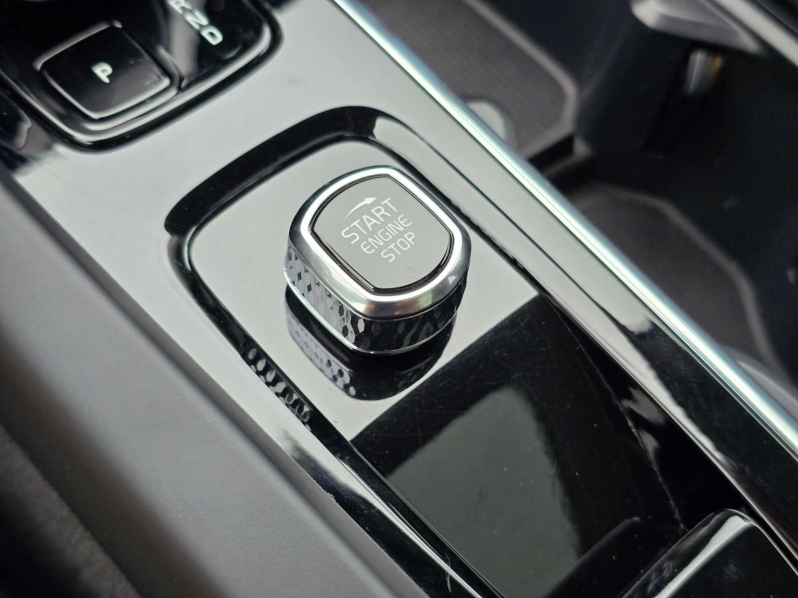 2025 Volvo XC60 Plus