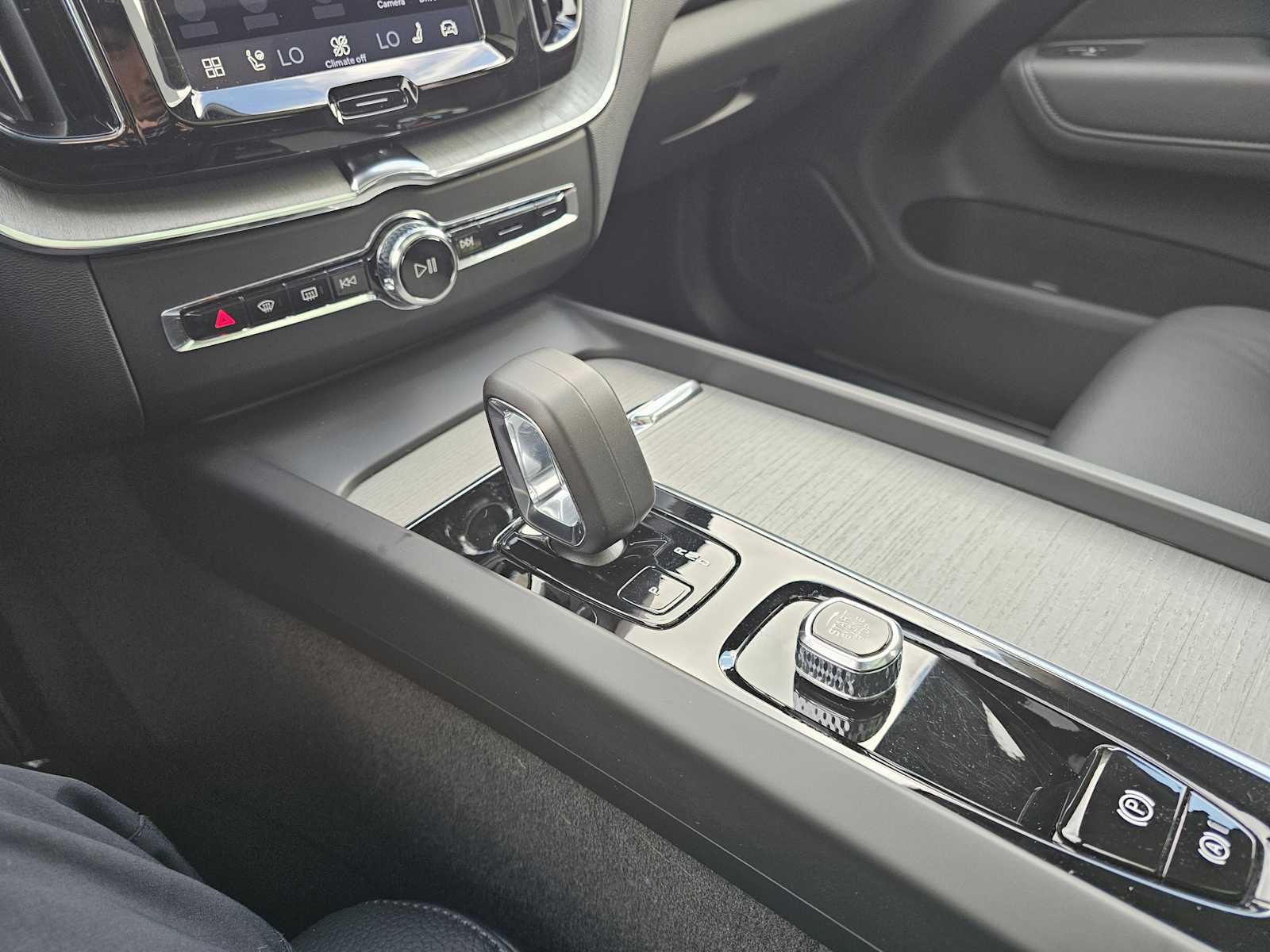 2025 Volvo XC60 Plus