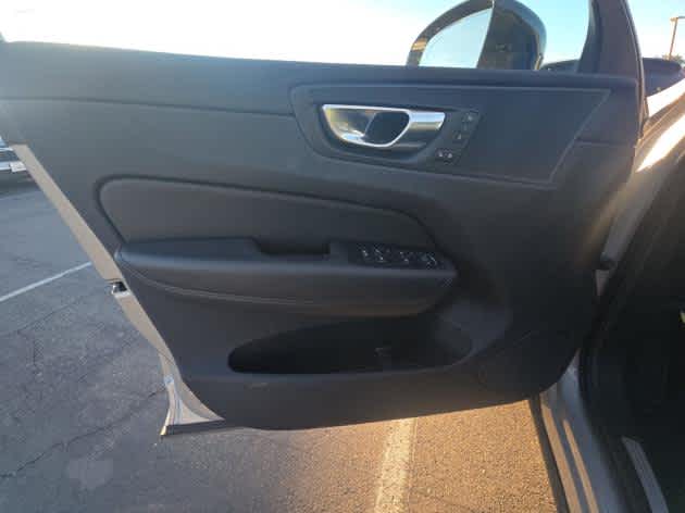 2025 Volvo XC60 Plus