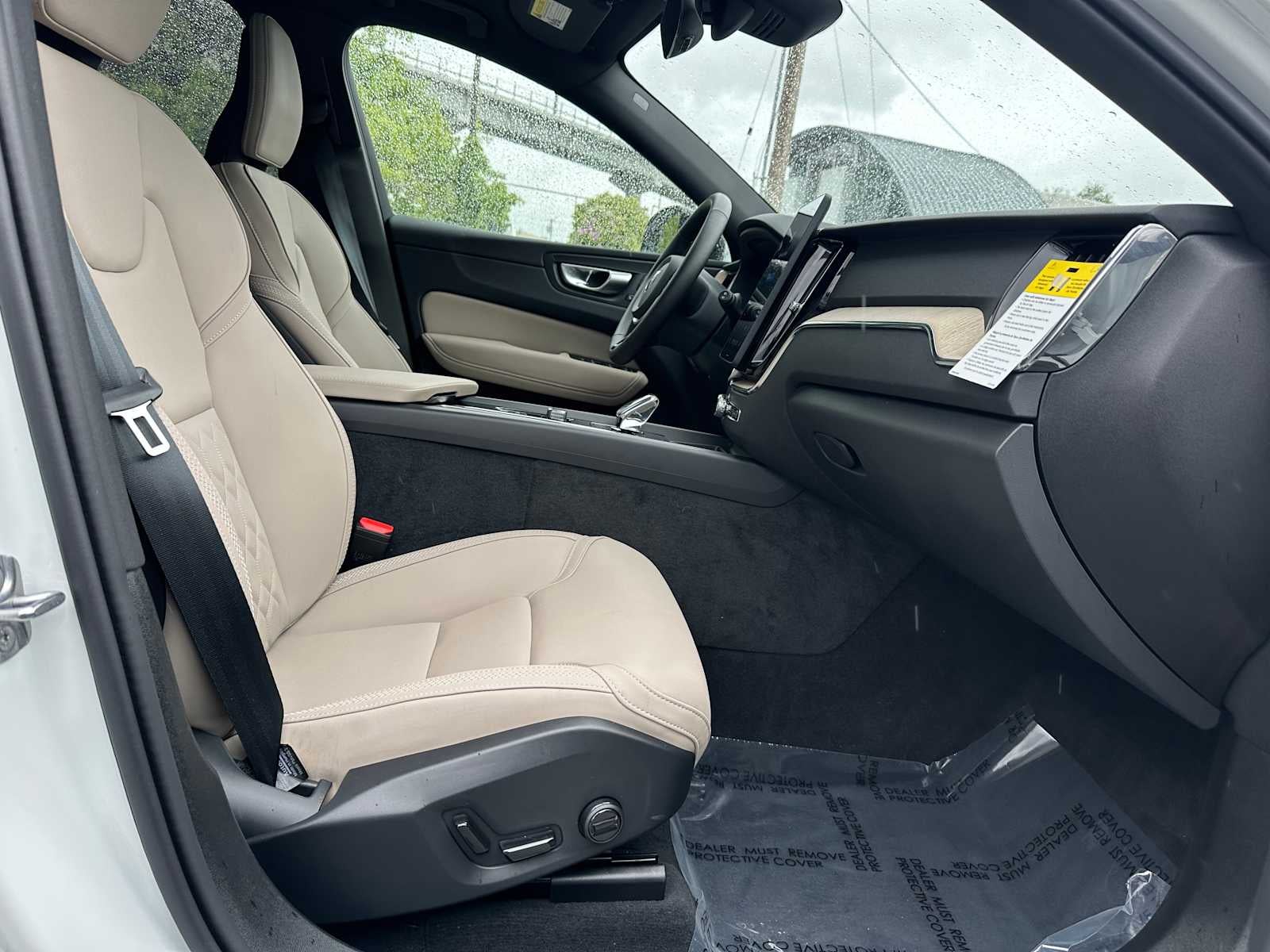 2026 Volvo XC60 Plus