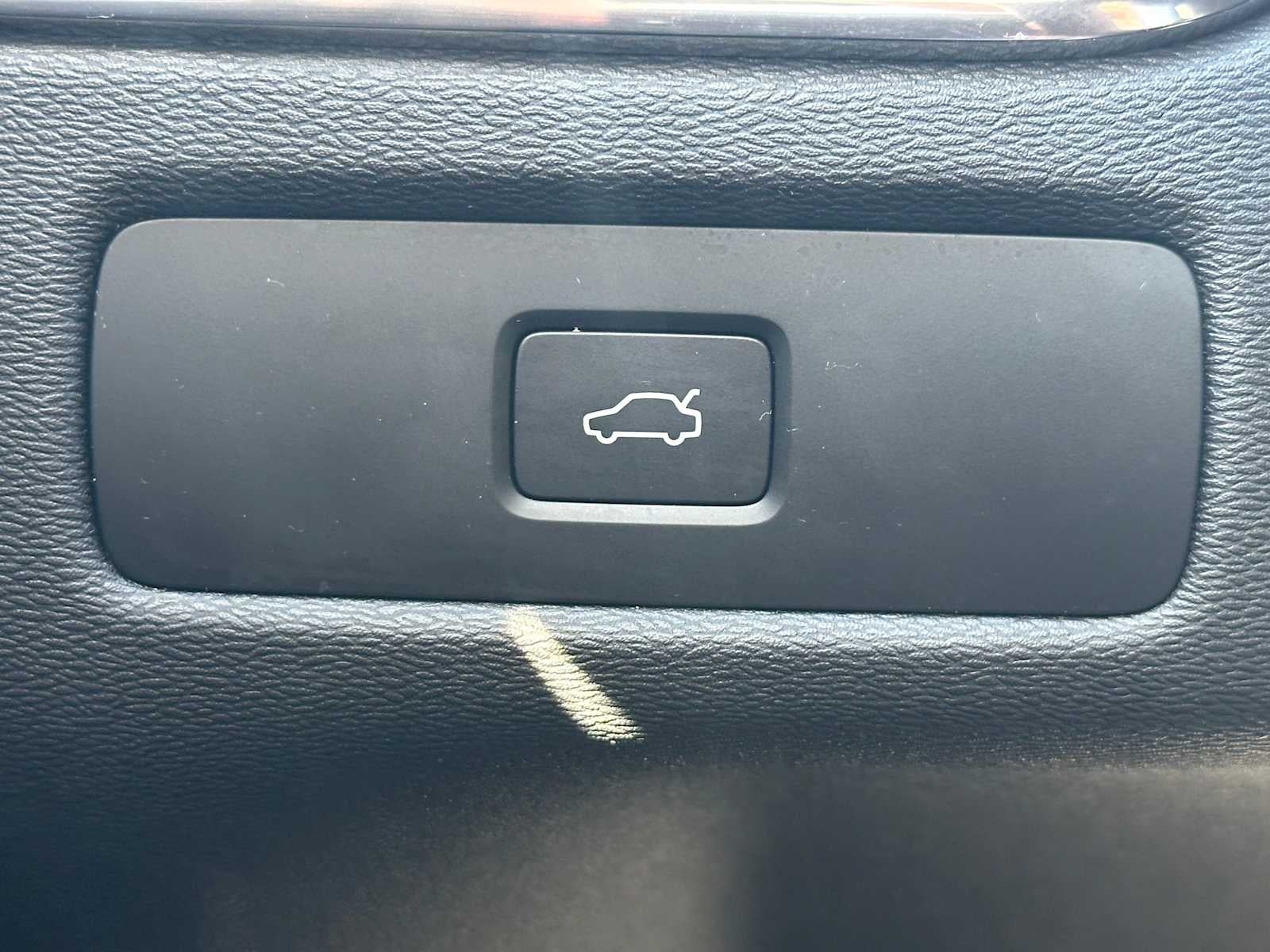 2026 Volvo XC60 Plus