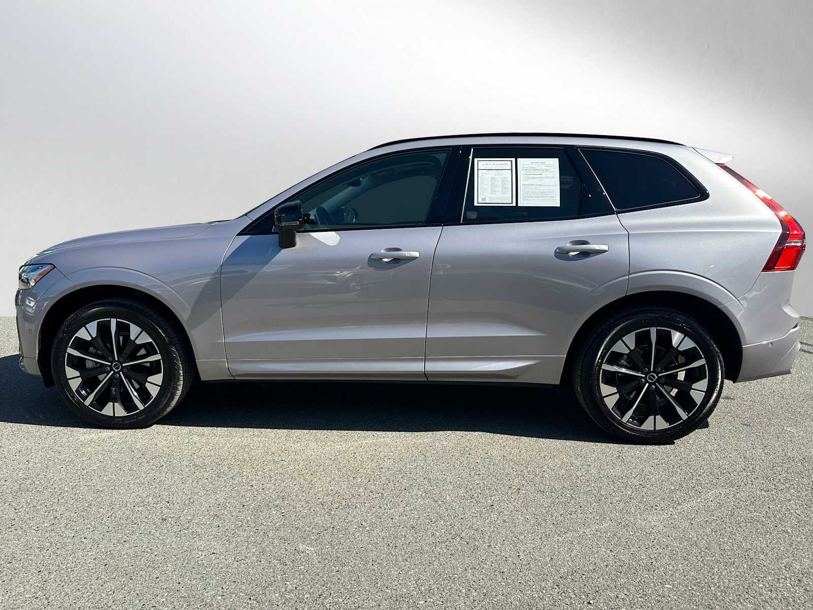 2026 Volvo XC60 Plus
