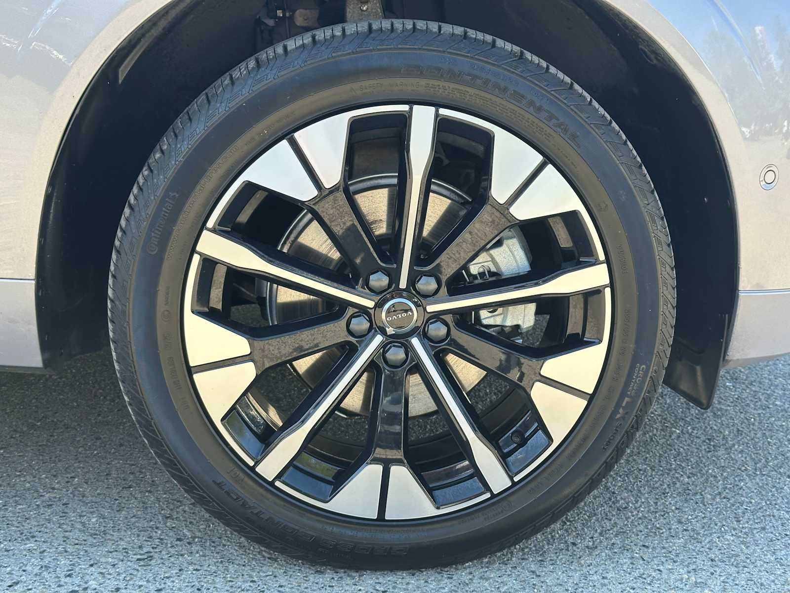 2026 Volvo XC60 Plus