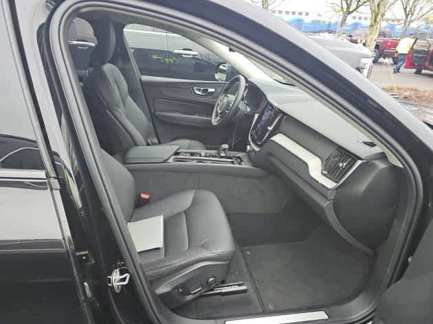 2025 Volvo XC60 Plus