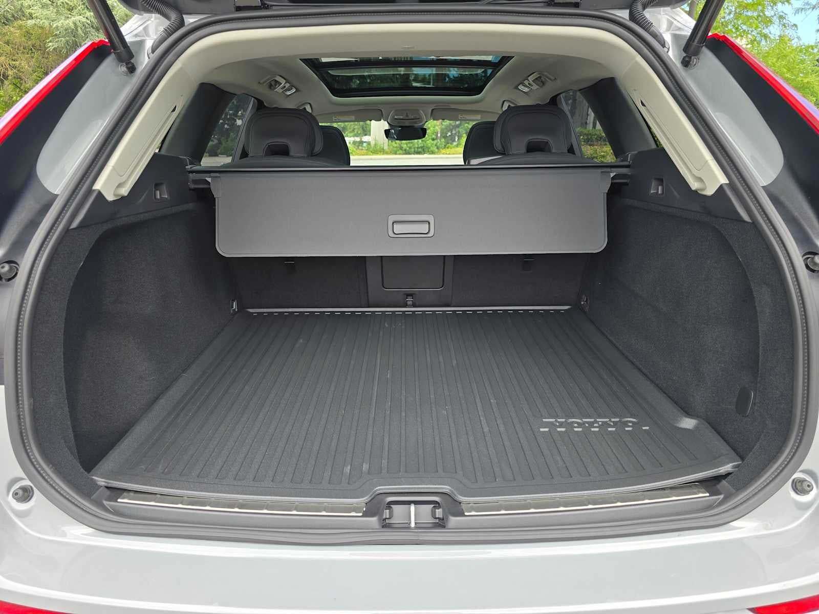 2026 Volvo XC60 Plus