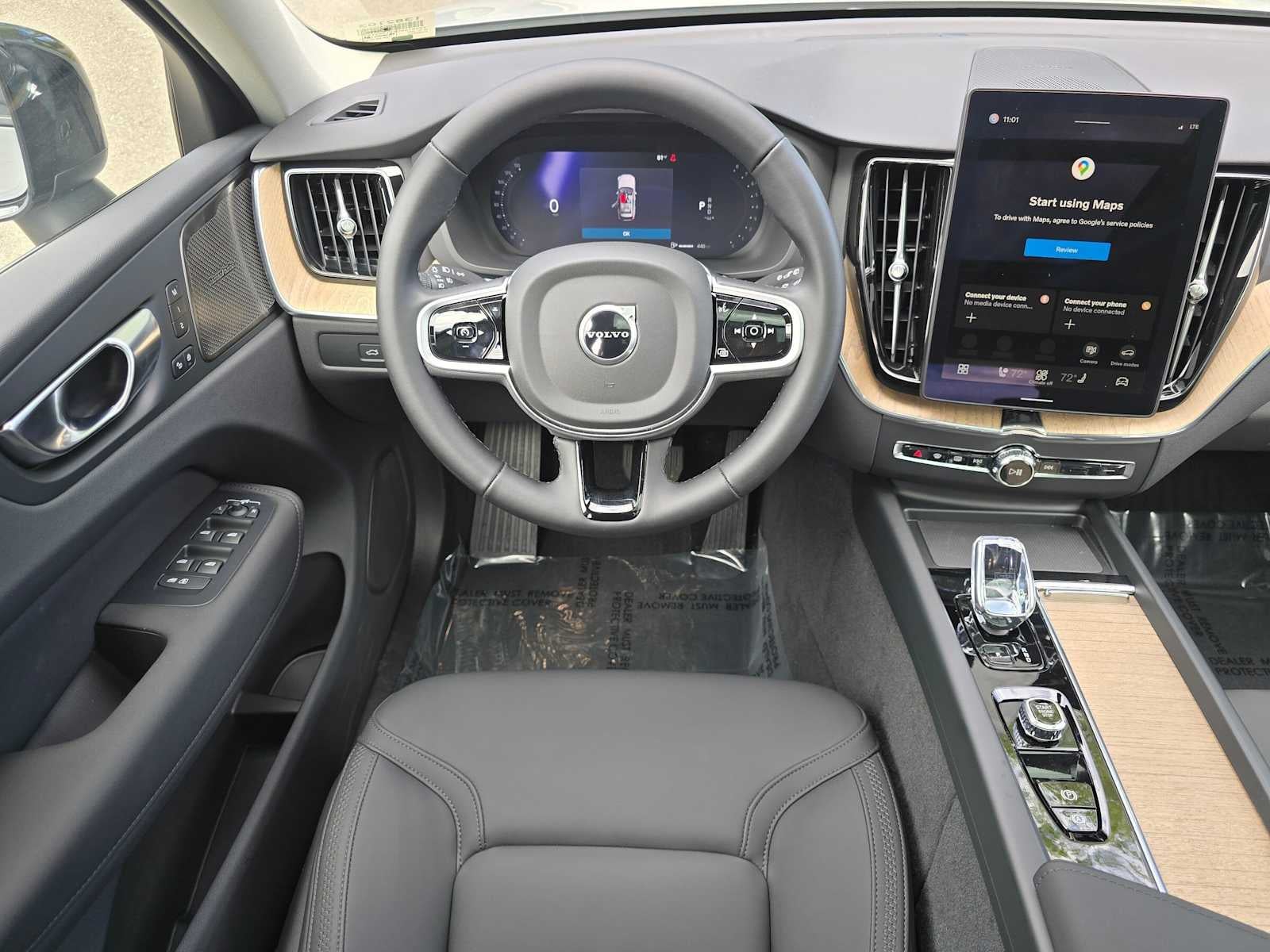 2026 Volvo XC60 Plus