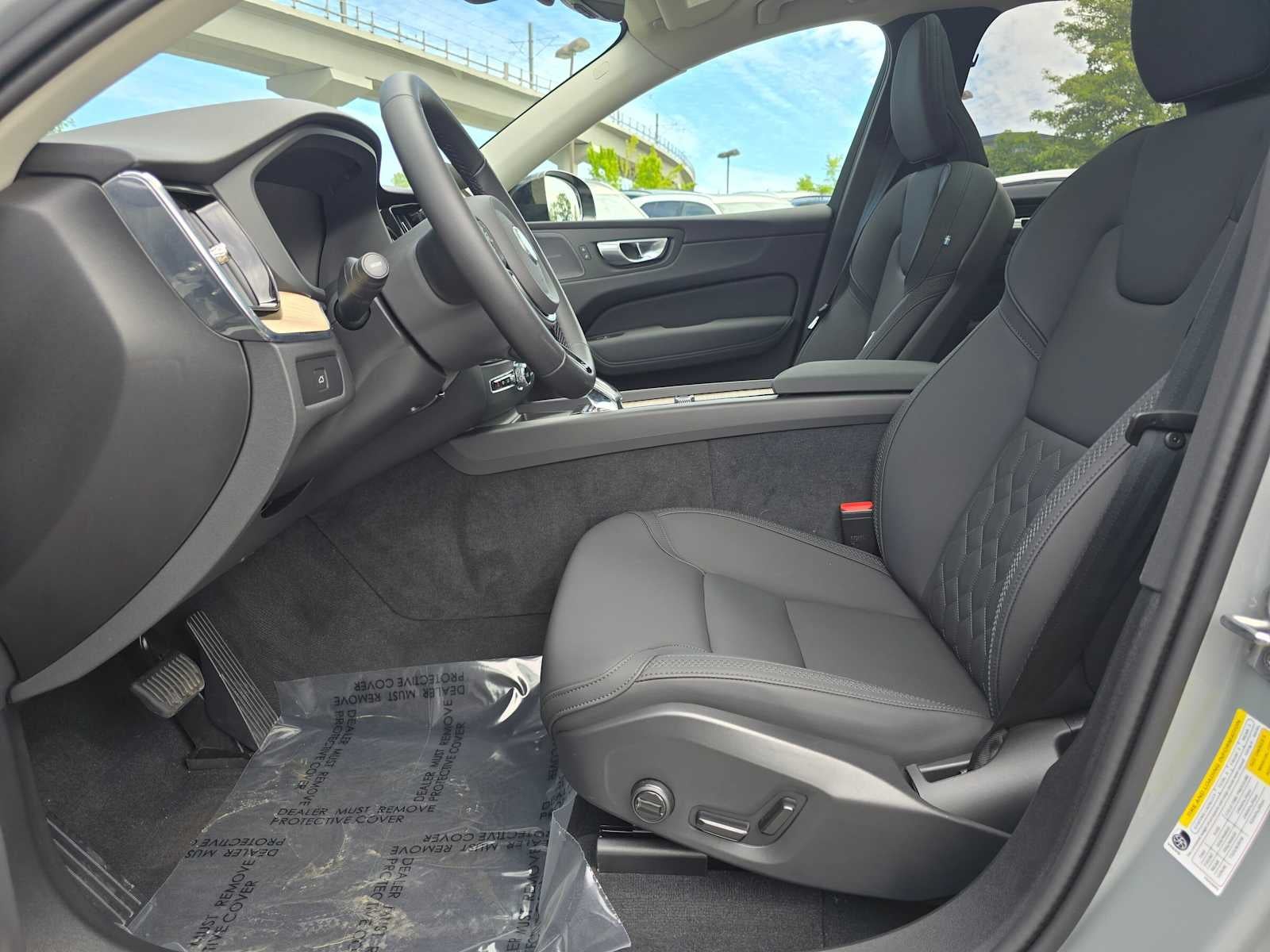 2026 Volvo XC60 Plus