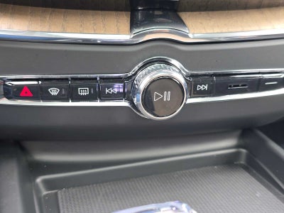 2026 Volvo XC60 Plus