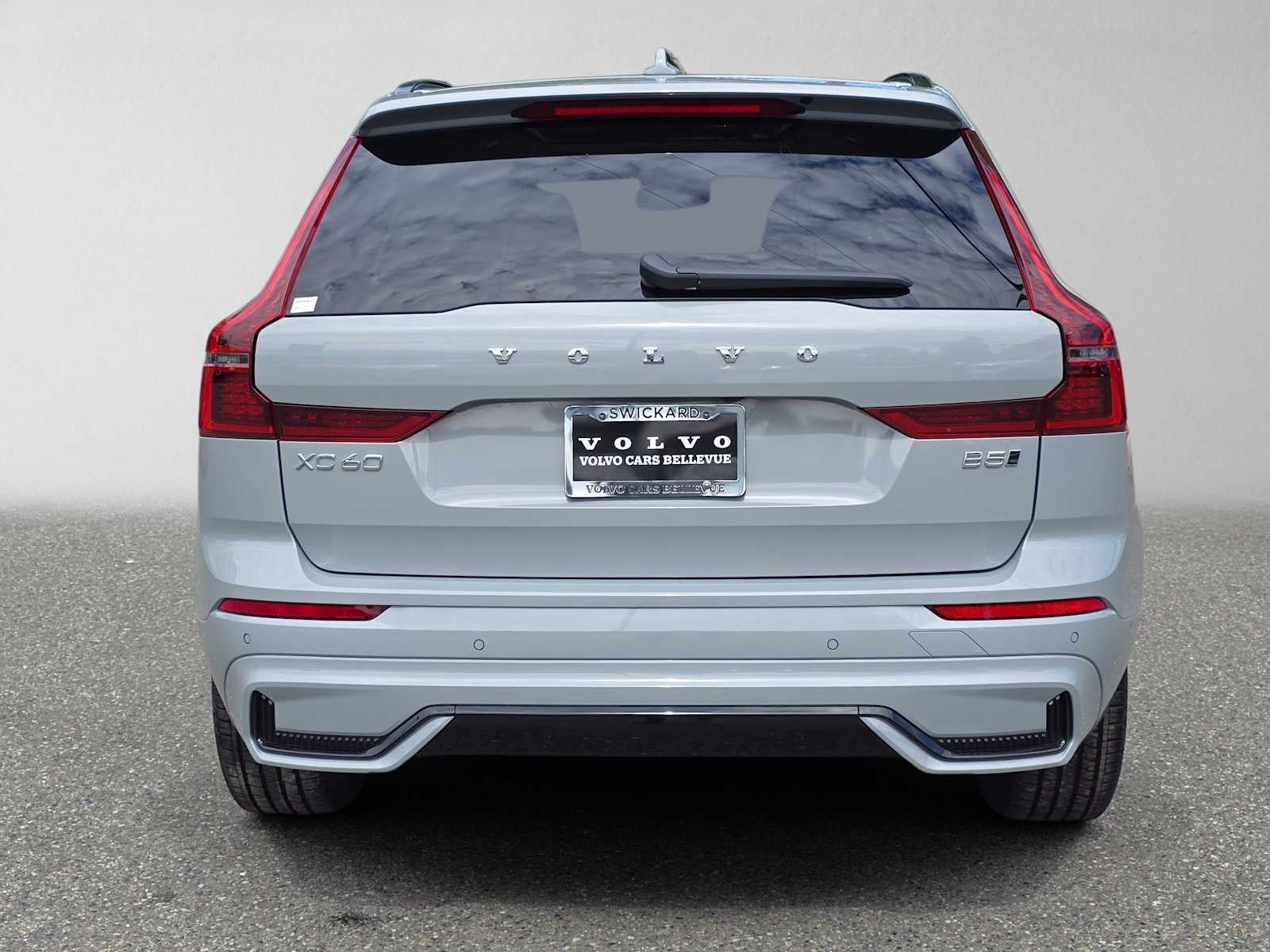 2026 Volvo XC60 Plus