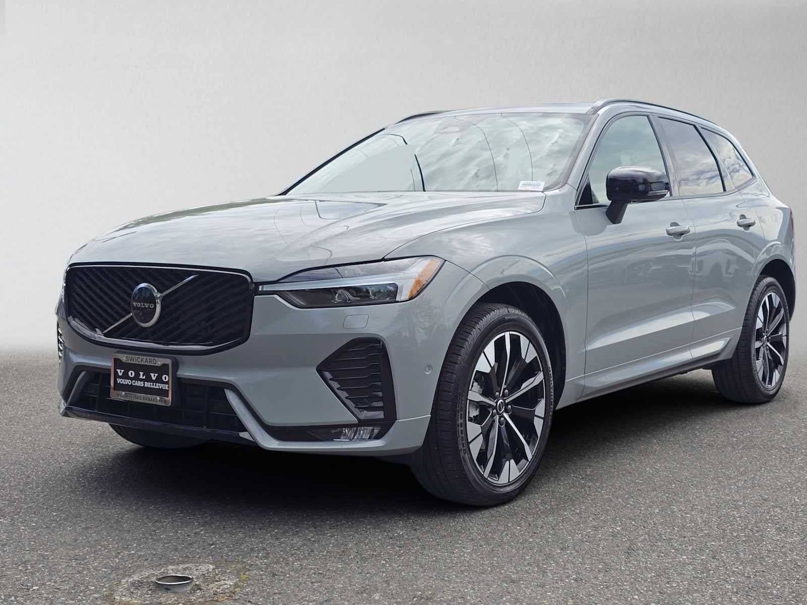 2026 Volvo XC60 Plus
