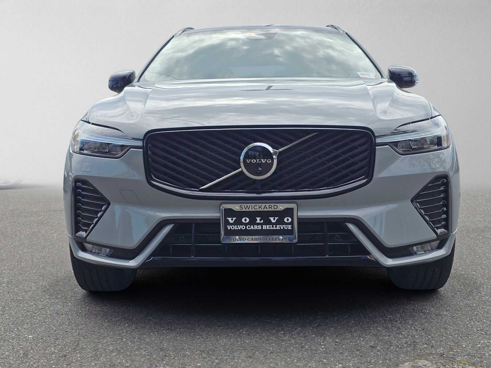 2026 Volvo XC60 Plus