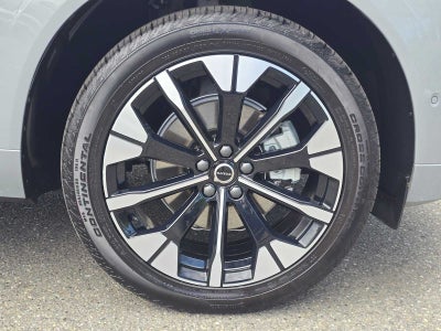 2026 Volvo XC60 Plus