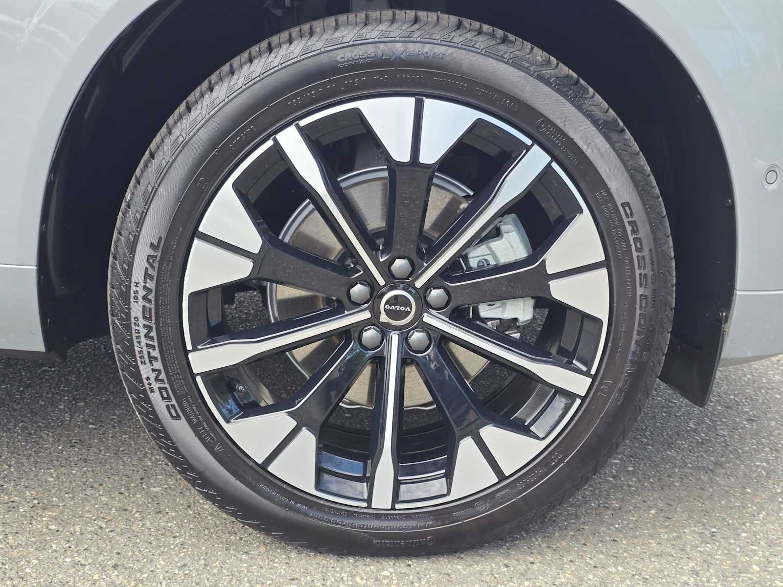 2026 Volvo XC60 Plus
