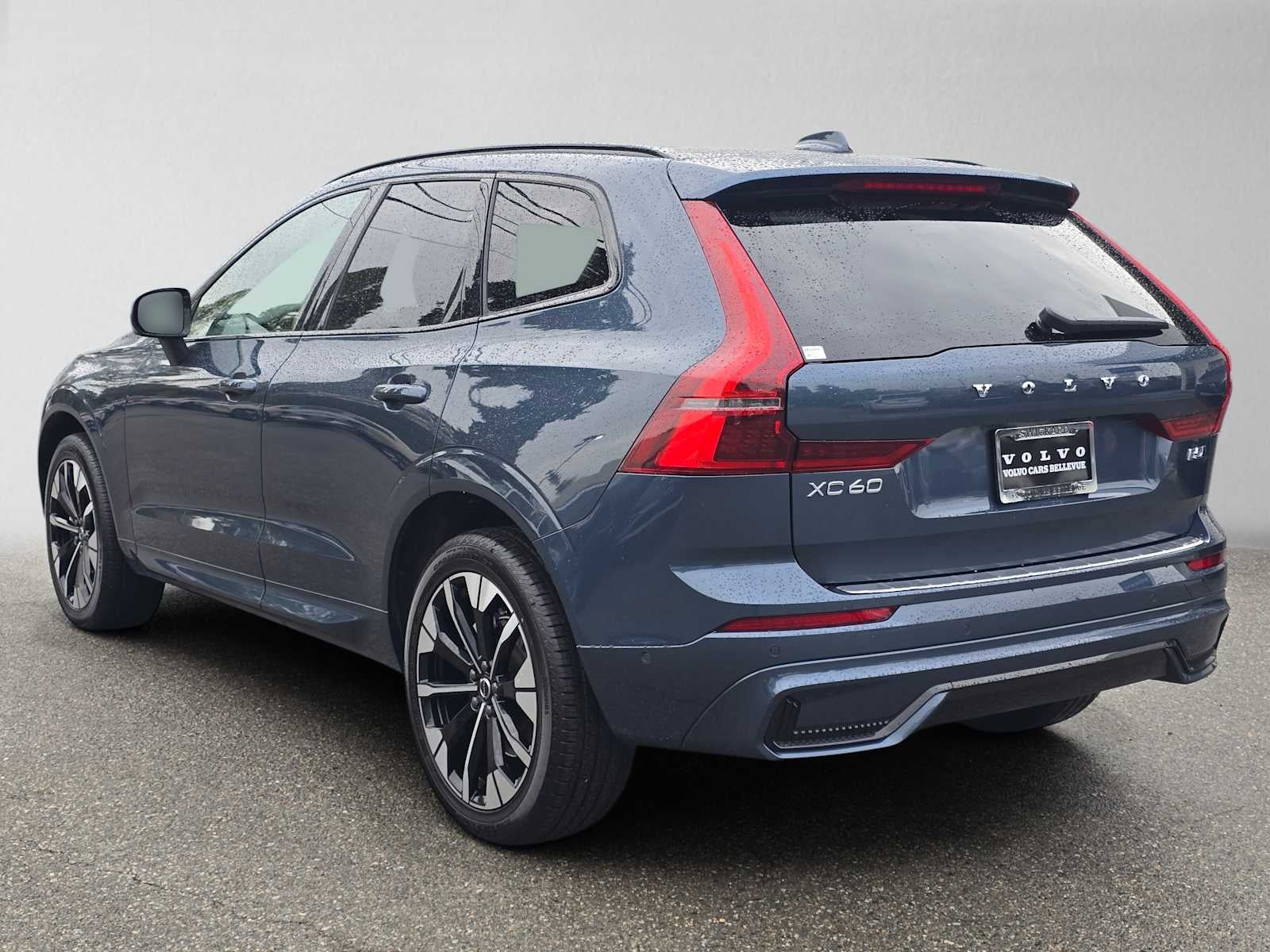 2026 Volvo XC60 Plus