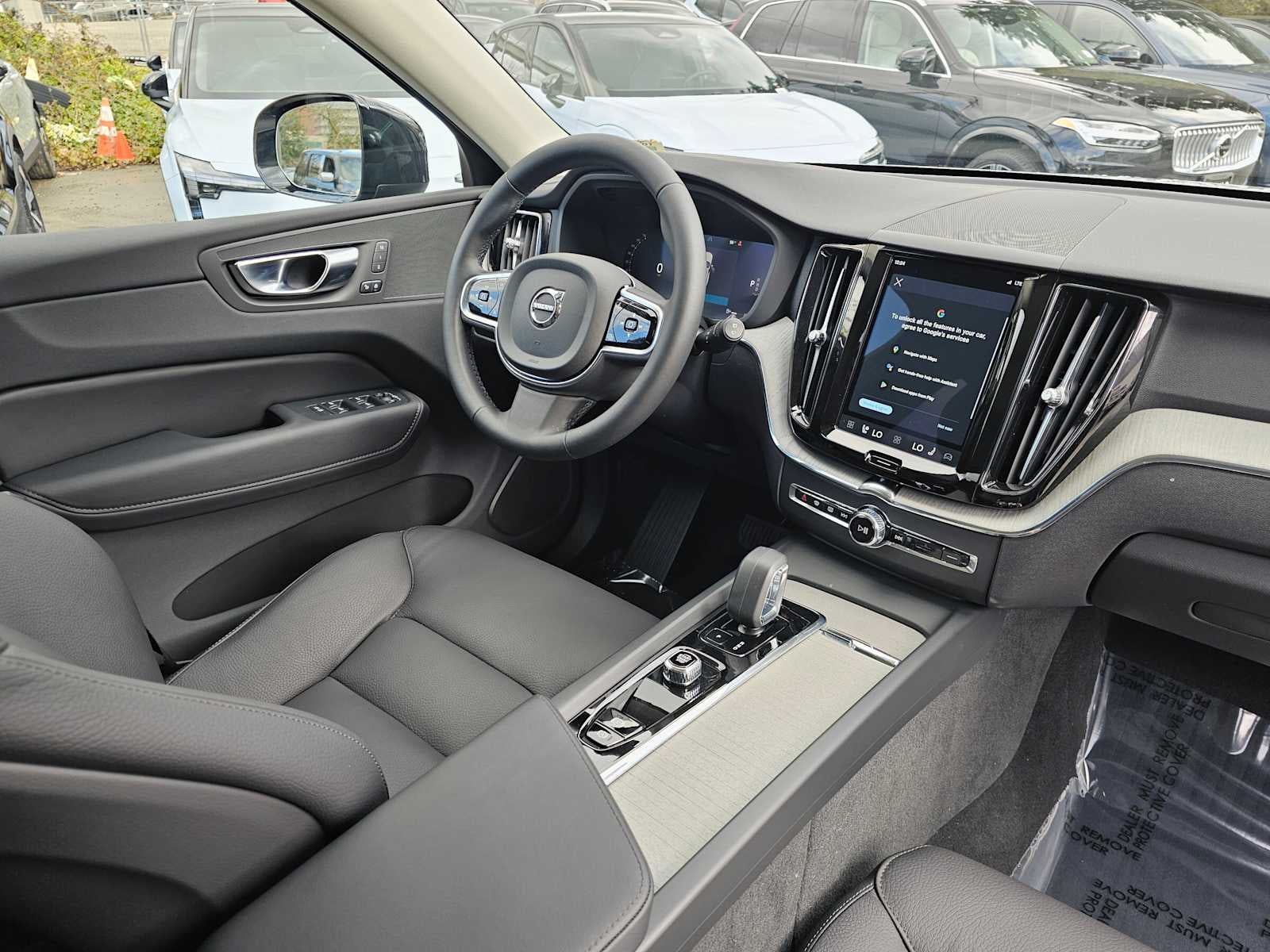 2025 Volvo XC60 Plus