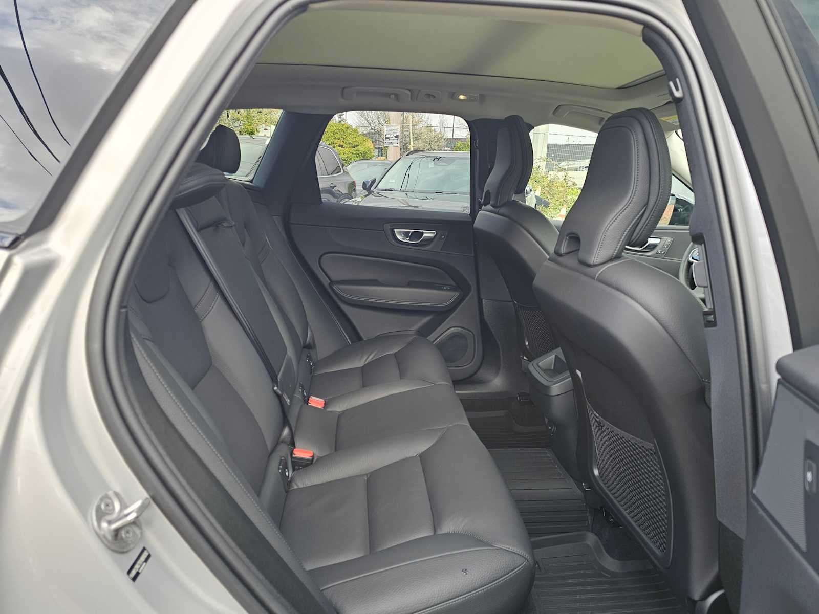 2025 Volvo XC60 Plus