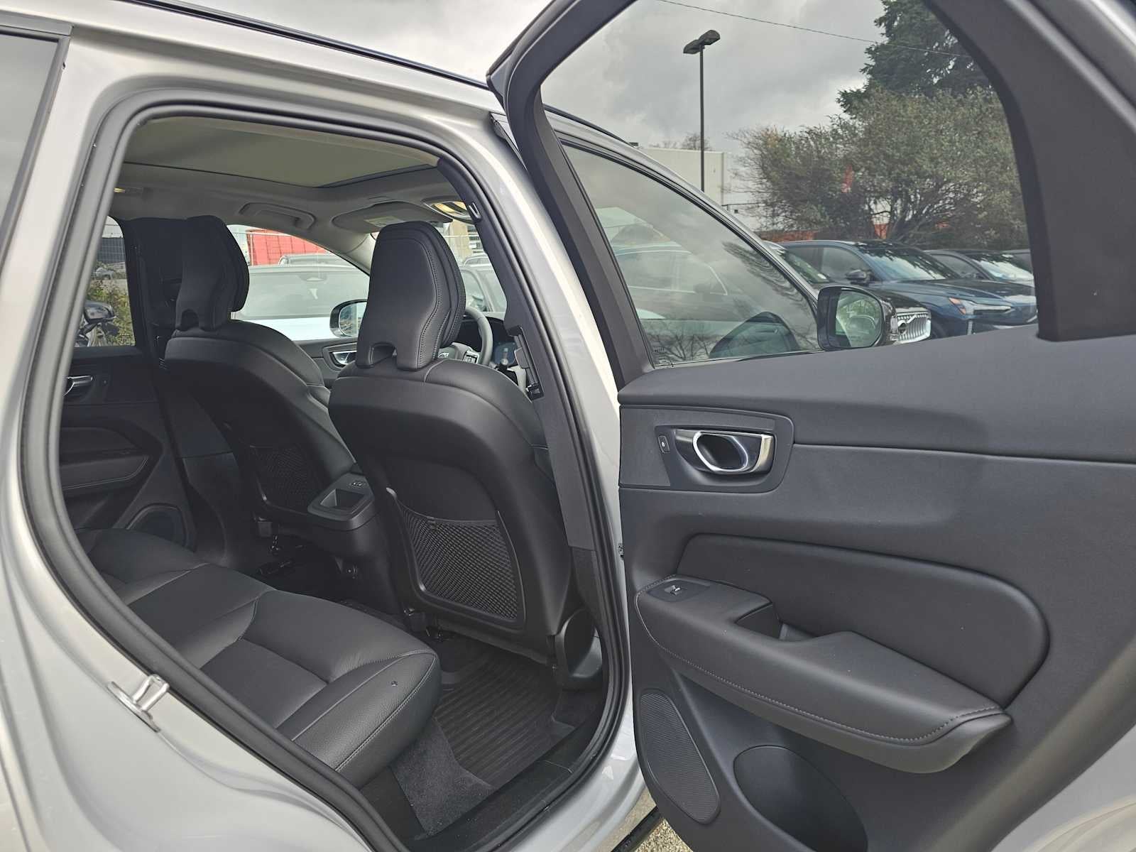 2025 Volvo XC60 Plus