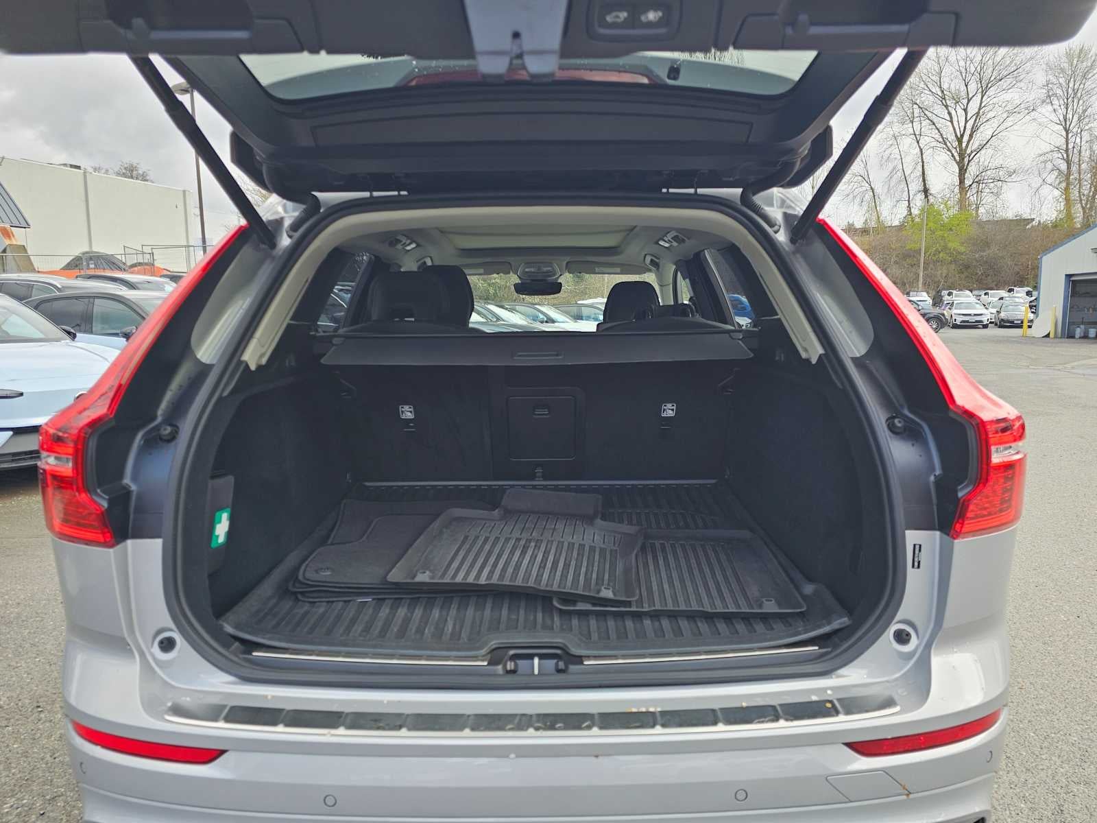 2025 Volvo XC60 Plus