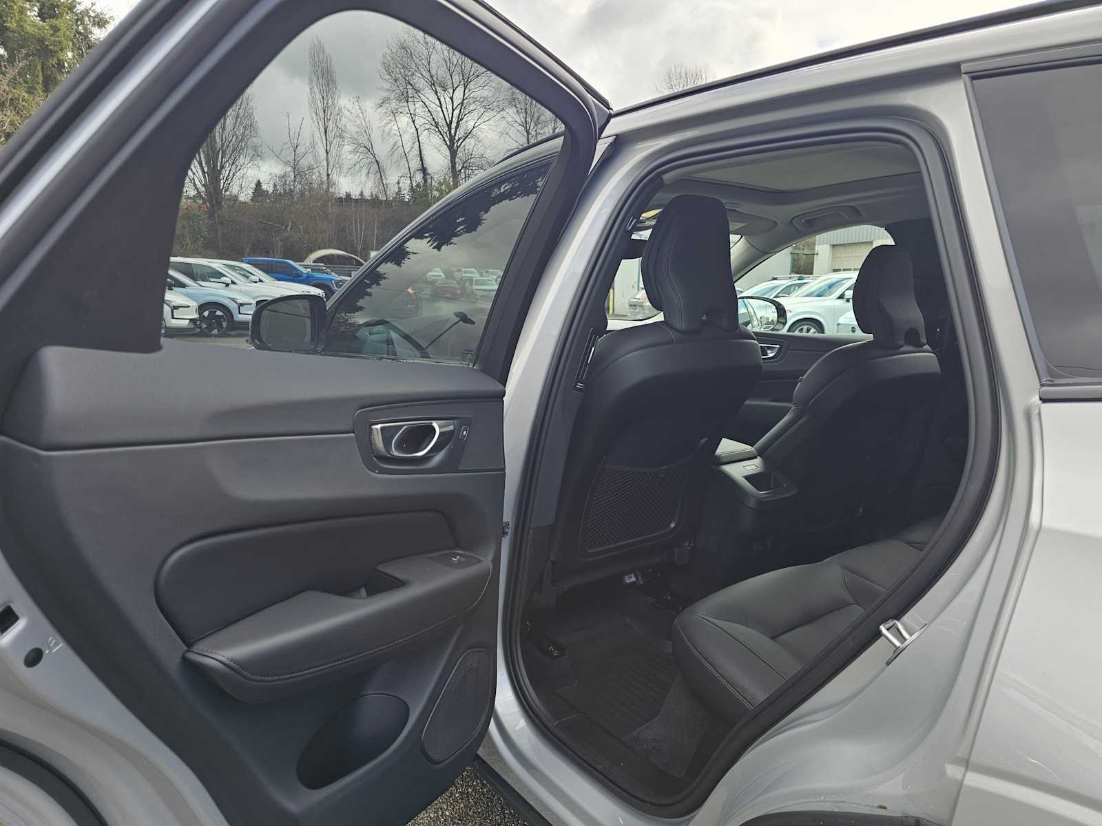 2025 Volvo XC60 Plus