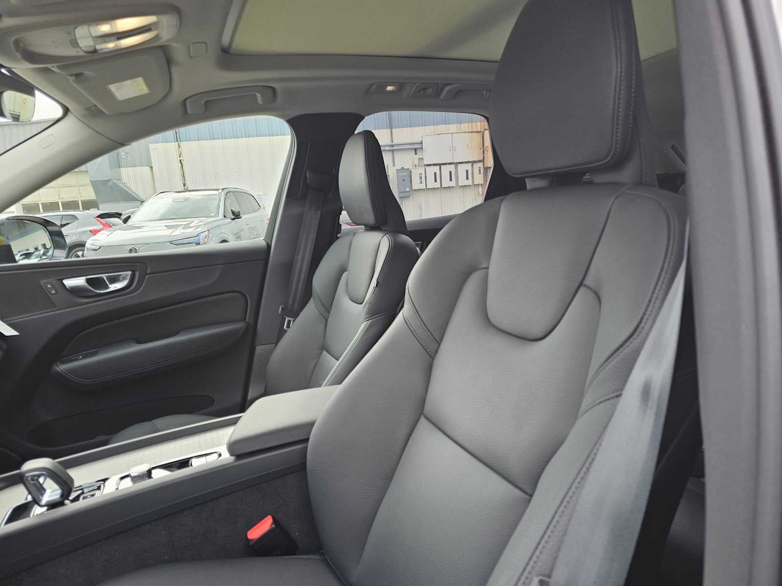 2025 Volvo XC60 Plus